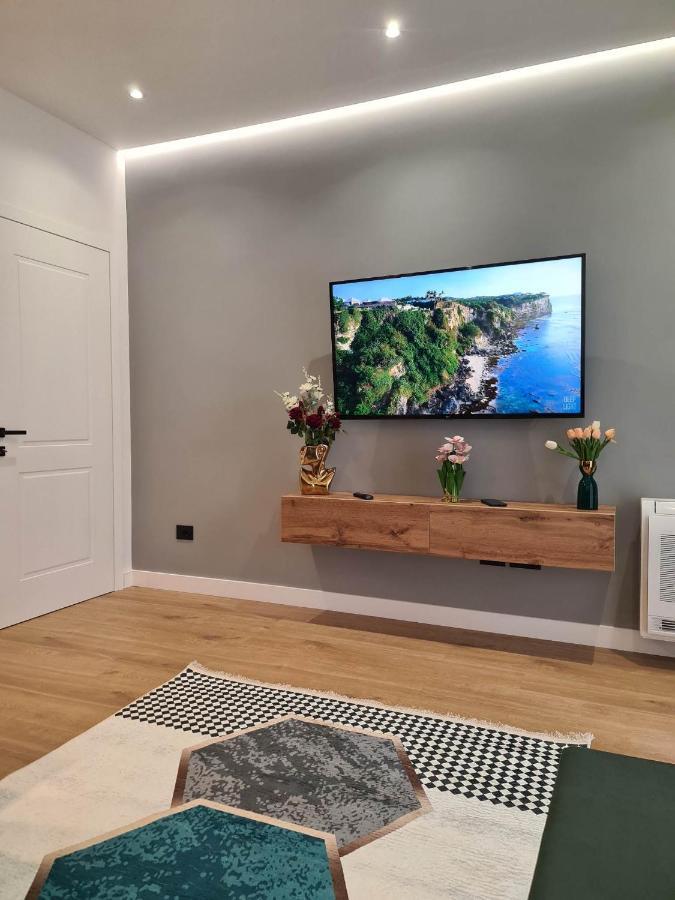 Grey Luxury Apartment Gjirokastër 外观 照片